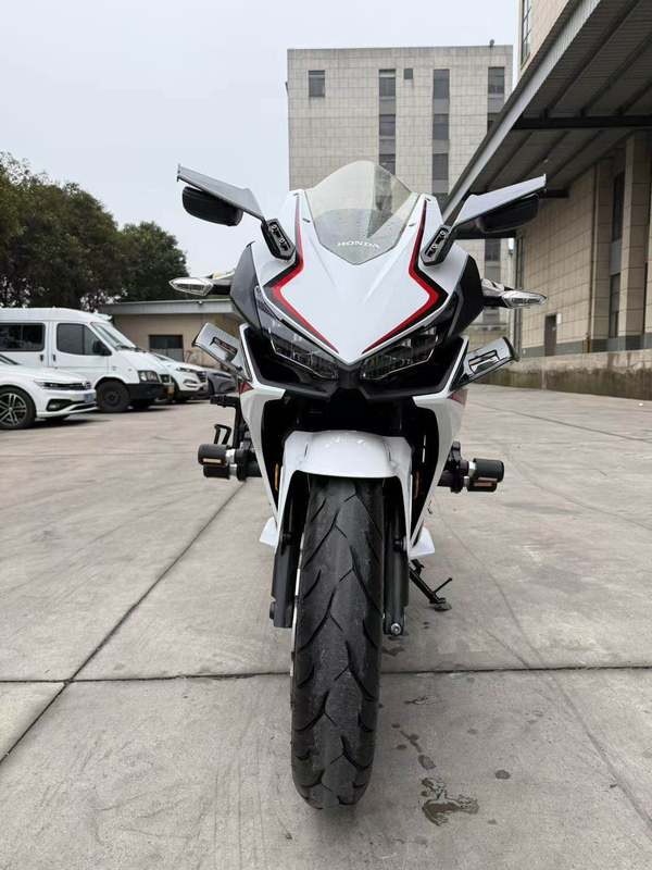 二手本田CBR400R