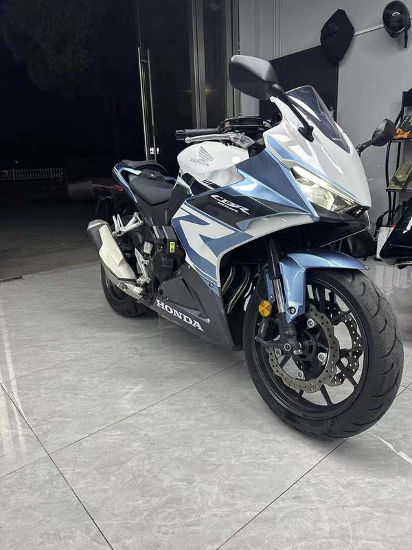 二手本田CBR400R
