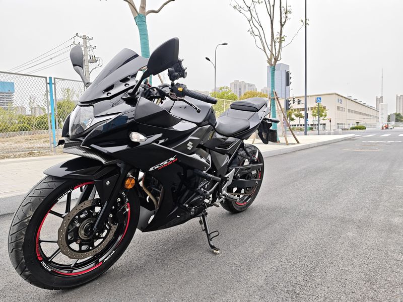二手豪爵铃木GSX250R