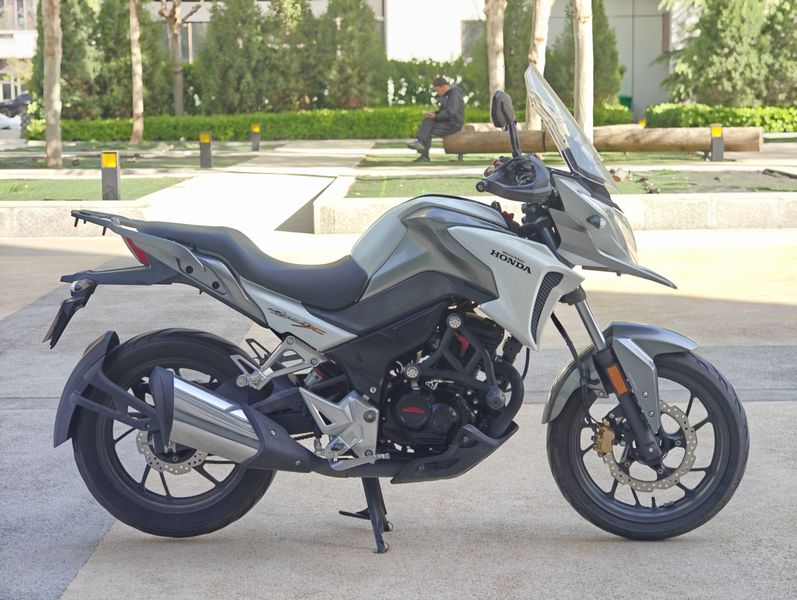 二手五羊本田猛鸷 CB190X