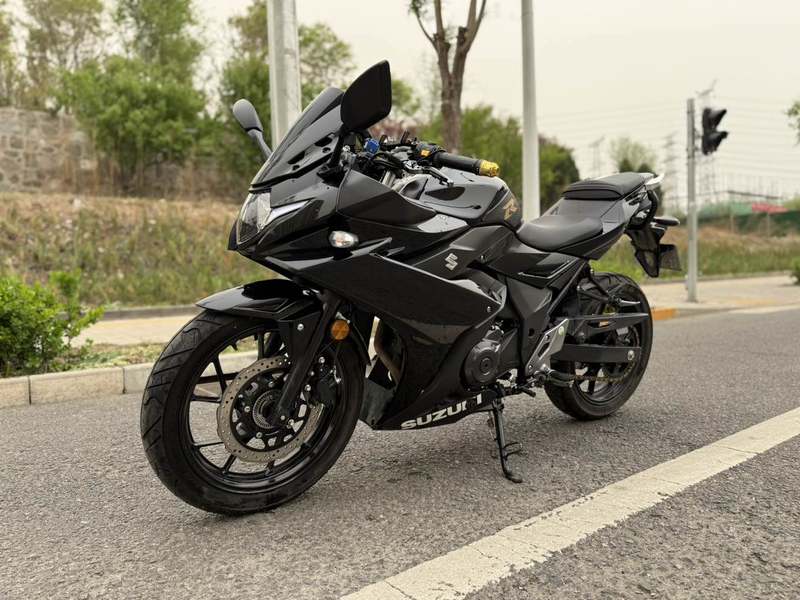 二手豪爵铃木GSX250R