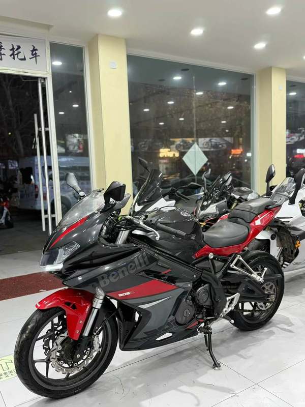 二手贝纳利龙卷风 Tornado 302R