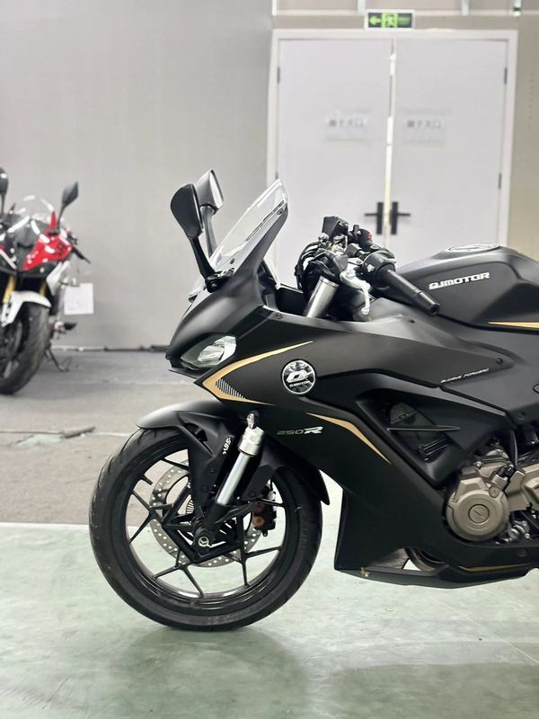 二手QJMOTOR赛250