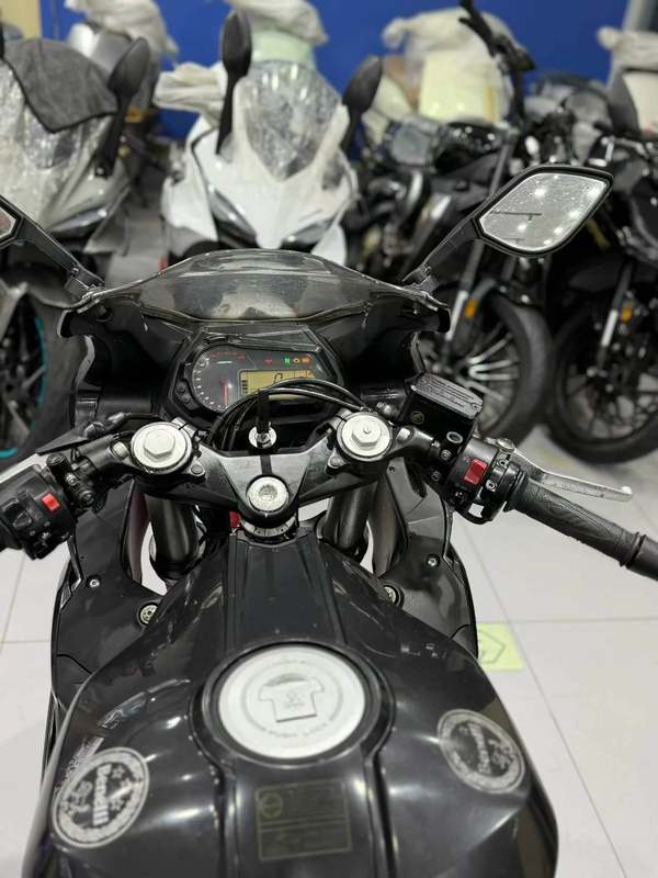 二手贝纳利龙卷风 Tornado 302R