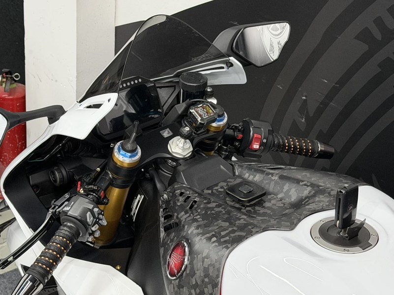 二手本田CBR 1000 RR-R