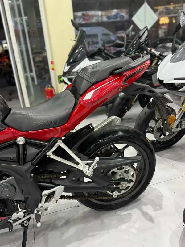 二手贝纳利龙卷风 Tornado 302R