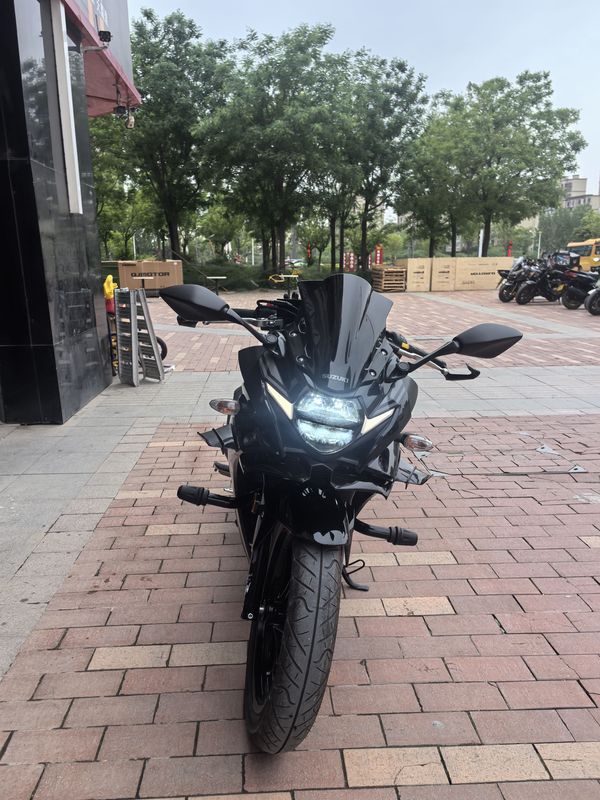 二手豪爵铃木GSX250R