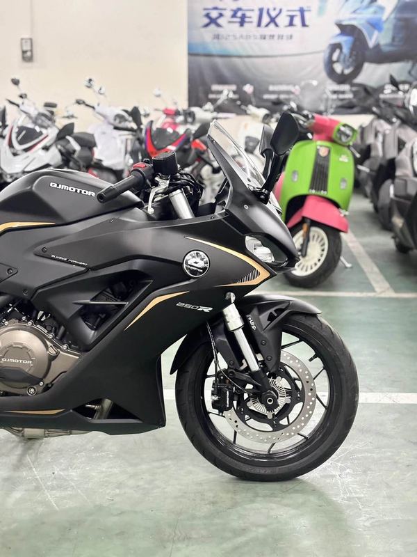二手QJMOTOR赛250