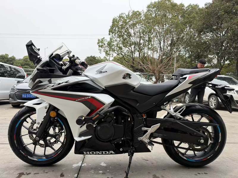 二手本田CBR400R