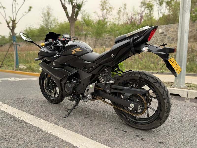 二手豪爵铃木GSX250R