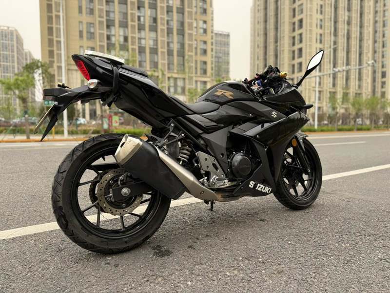 二手豪爵铃木GSX250R