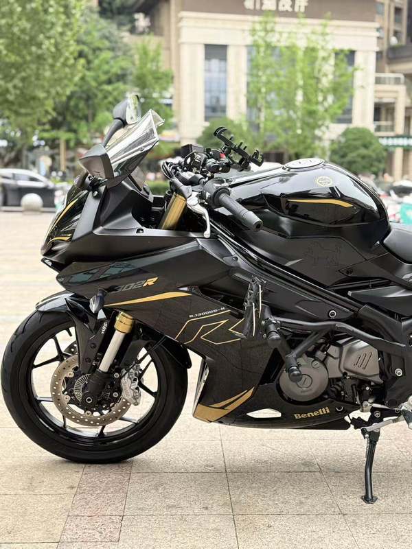 二手贝纳利龙卷风 Tornado 302R