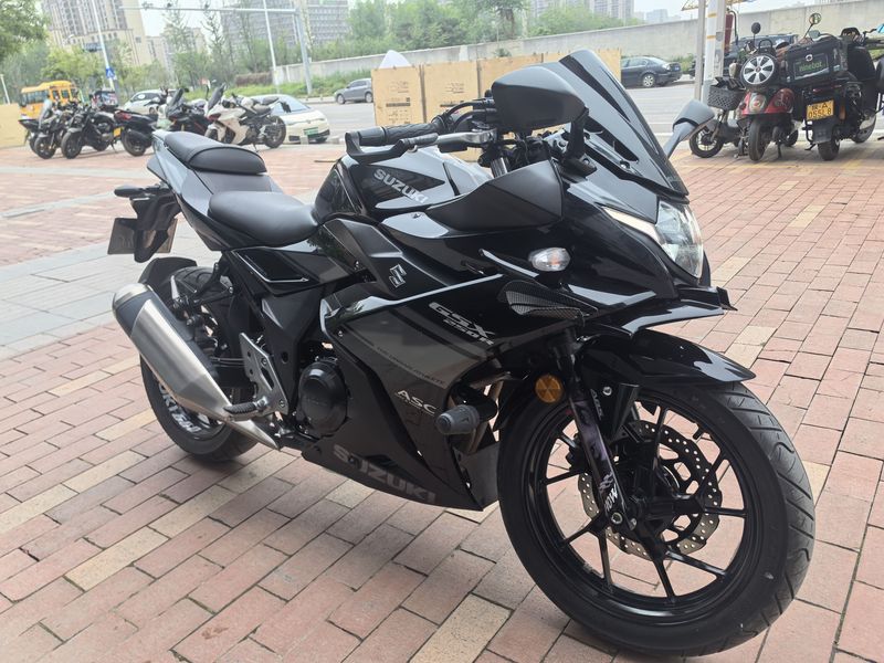 二手豪爵铃木GSX250R