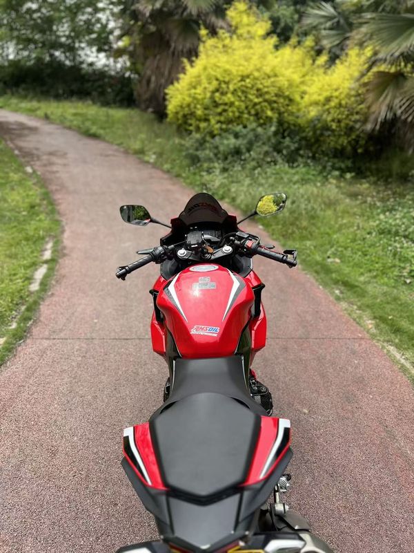 二手本田CBR400R