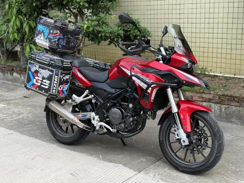 二手贝纳利金鹏 TRK251