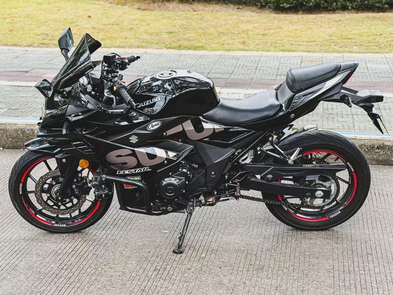 二手豪爵铃木GSX250R