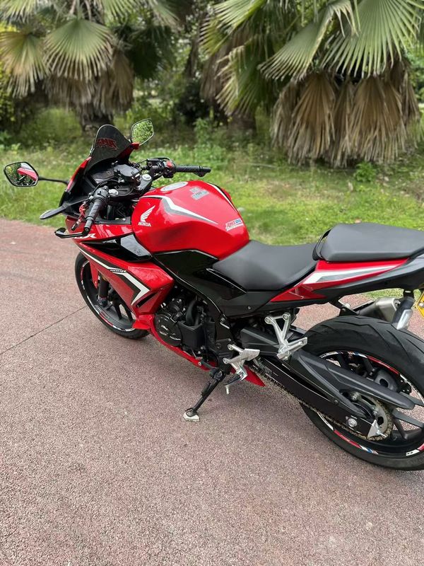二手本田CBR400R