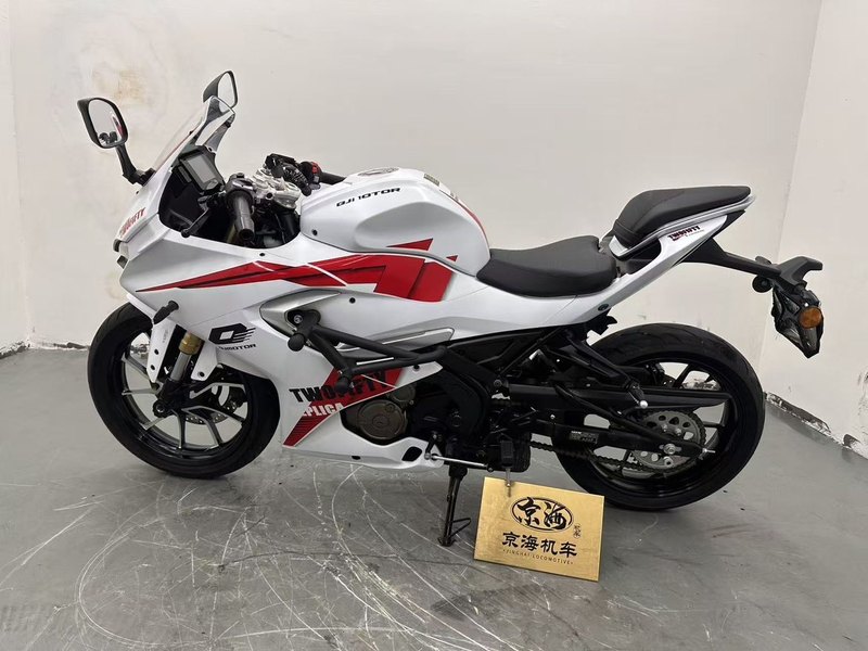 二手QJMOTOR赛250