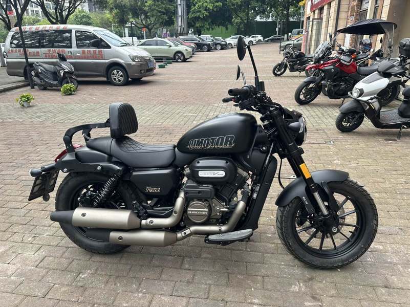 二手QJMOTOR闪300