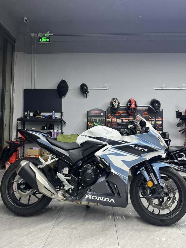 二手本田CBR400R