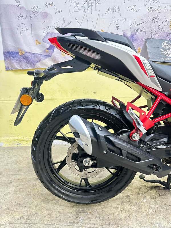 二手贝纳利红宝龙 TNT150i