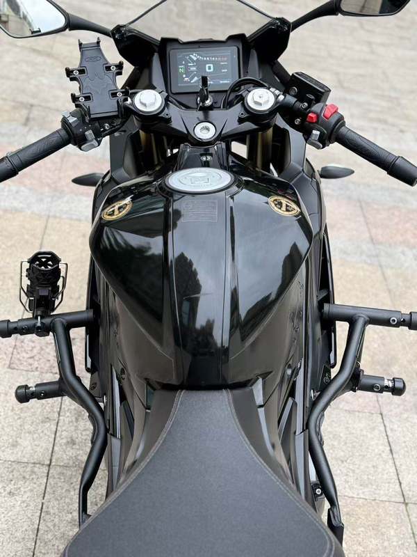 二手贝纳利龙卷风 Tornado 302R