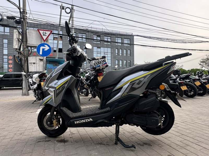 二手新大洲本田裂行 RX125Fi
