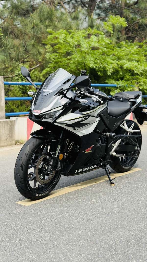 二手本田CBR400R