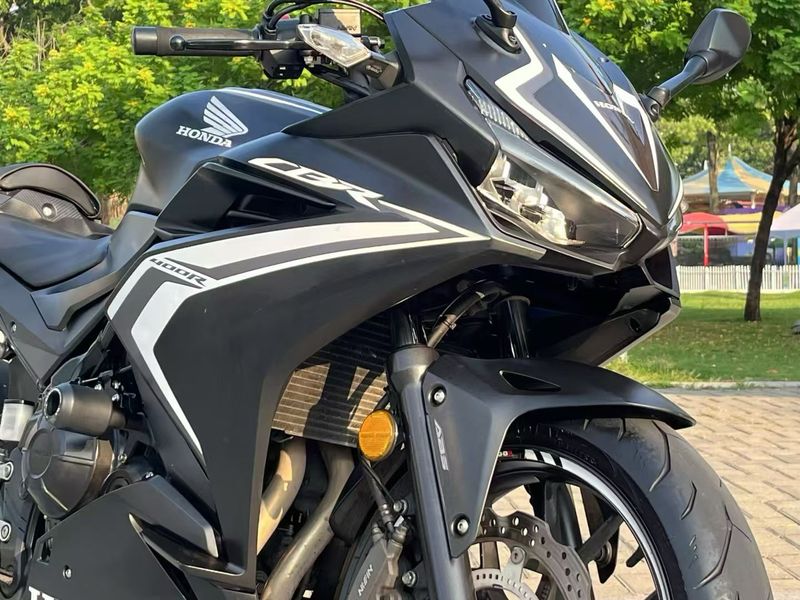 二手本田CBR400R