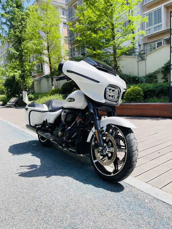 二手哈雷戴维森大道滑翔 Street Glide