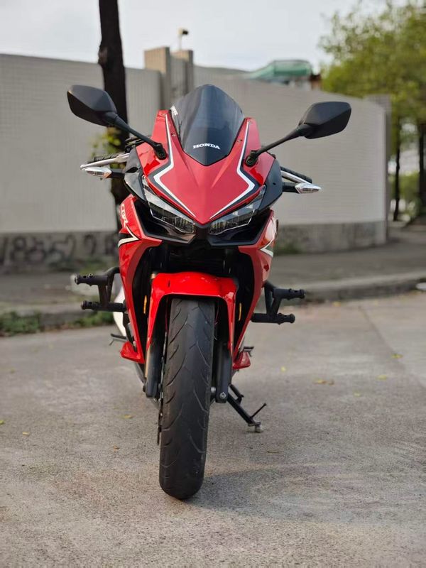 二手本田CBR400R