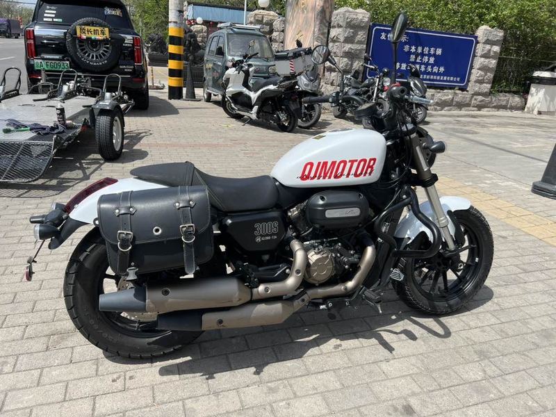 二手QJMOTOR闪300