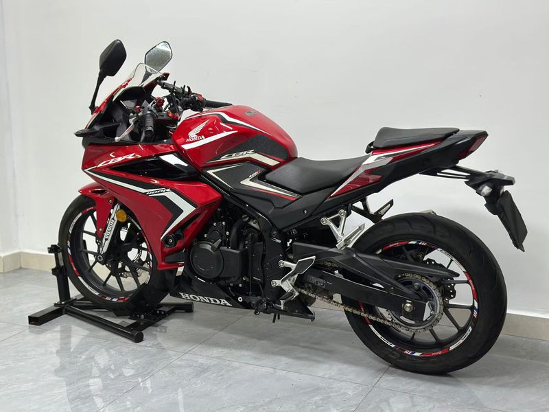 二手本田CBR400R