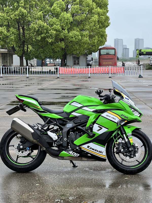 二手川崎ZX-4R