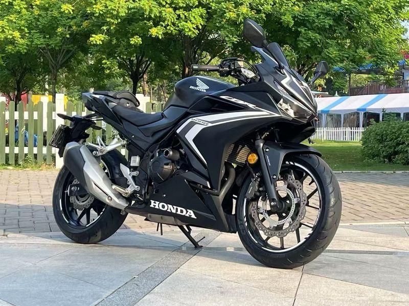 二手本田CBR400R