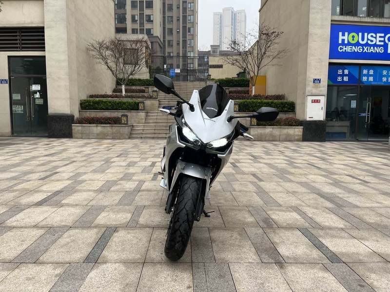 二手本田CBR400R
