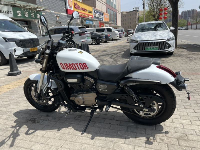 二手QJMOTOR闪300