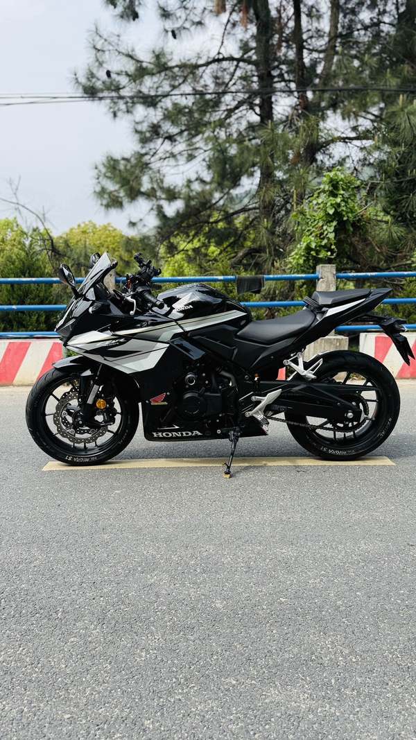 二手本田CBR400R