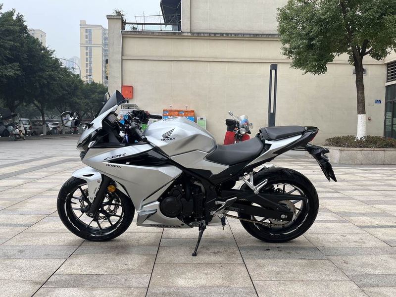 二手本田CBR400R