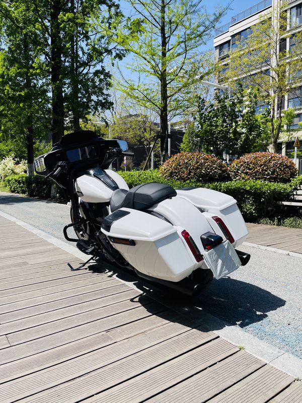 二手哈雷戴维森大道滑翔 Street Glide