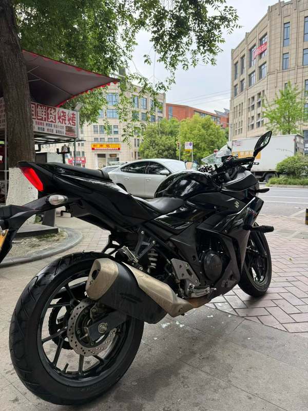 二手豪爵铃木GSX250R