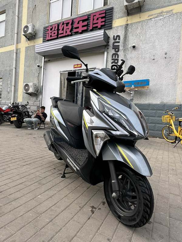 二手新大洲本田裂行 RX125Fi