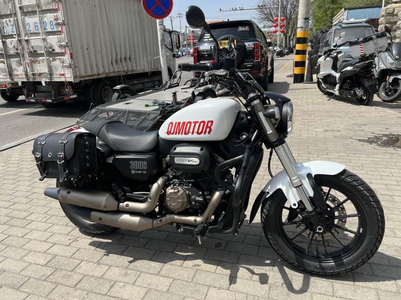 二手QJMOTOR闪300