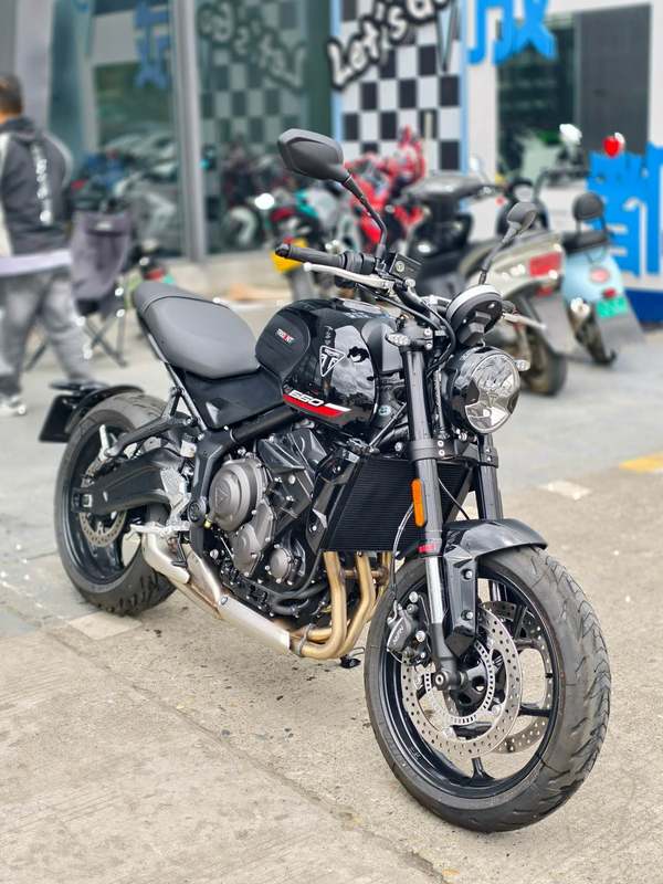 二手凯旋Trident 660