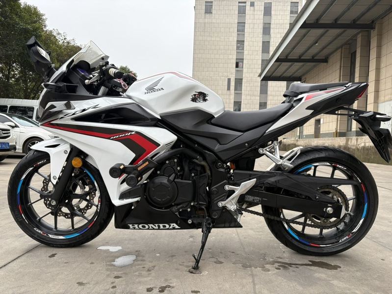 二手本田CBR400R
