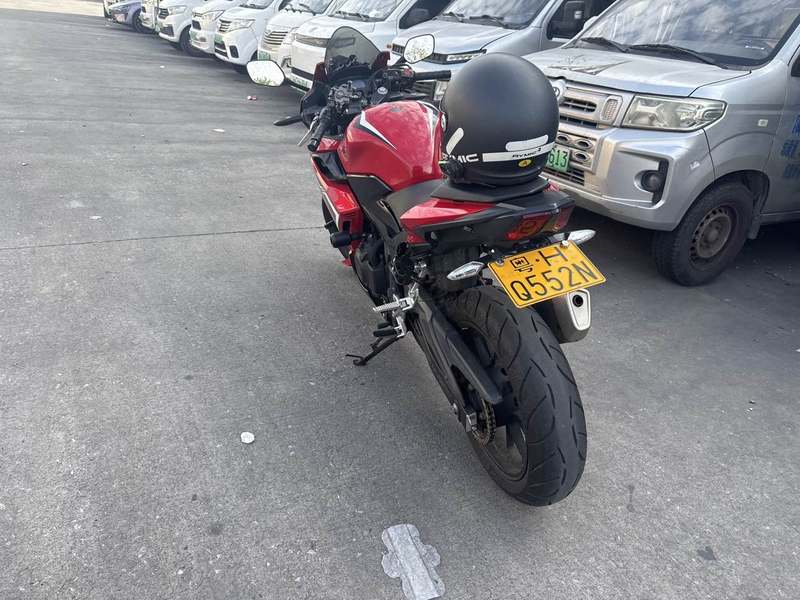 二手本田CBR400R