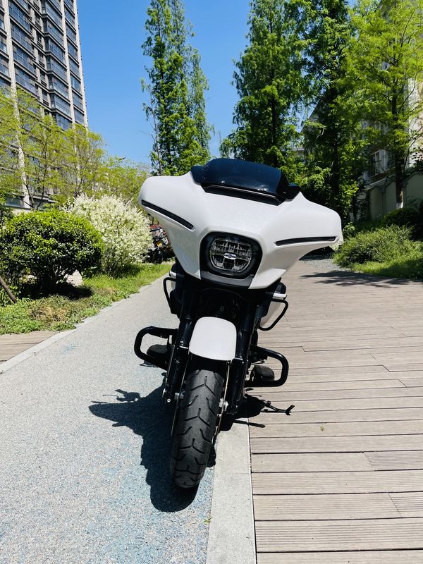 二手哈雷戴维森大道滑翔 Street Glide