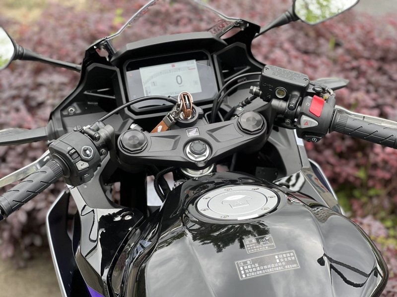 二手本田CBR400R
