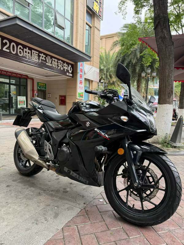 二手豪爵铃木GSX250R