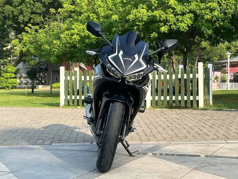 二手本田CBR400R